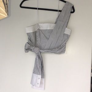 NWT KENDAL & KYLIE crop top